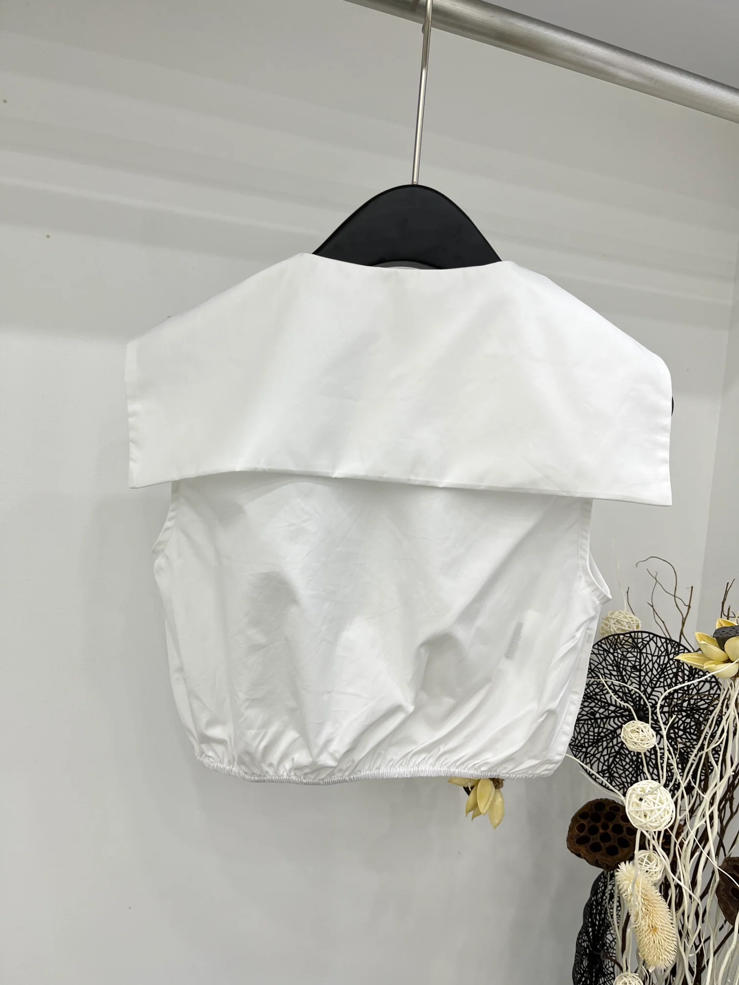 Miu Miu-2404-24 Короткая рубашка в стиле ?Ранняя весна? с подиума, темно-синяя.