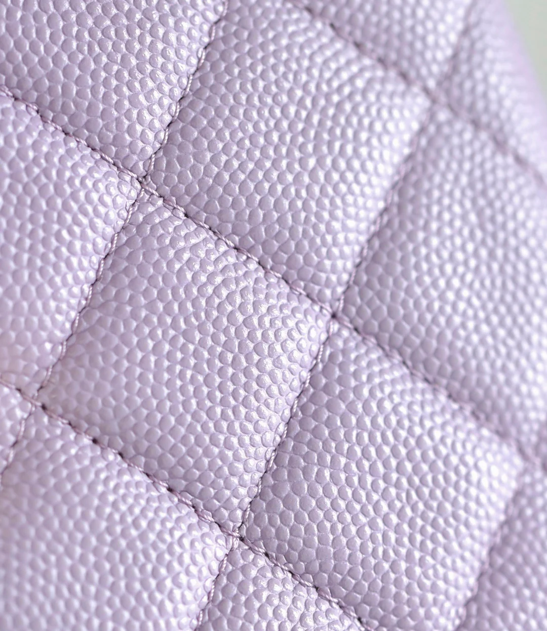 Chanel - Мини-сумочка с клапаном - светло-фиолетовая - фурнитура из светлого золота