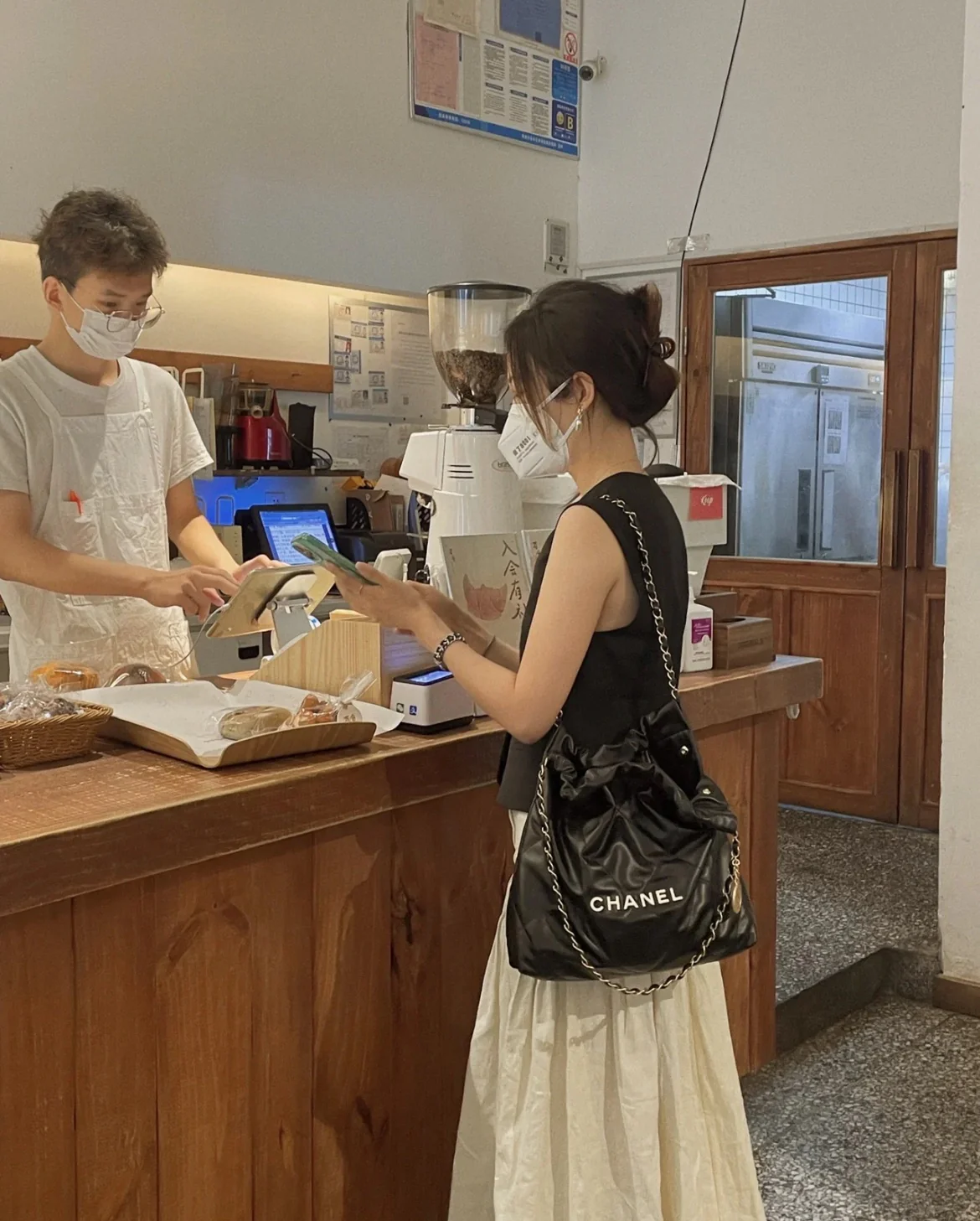 Сумка Chanel 22p 22bag, маленькая, черная, с серебряной пряжкой - 1 шт.