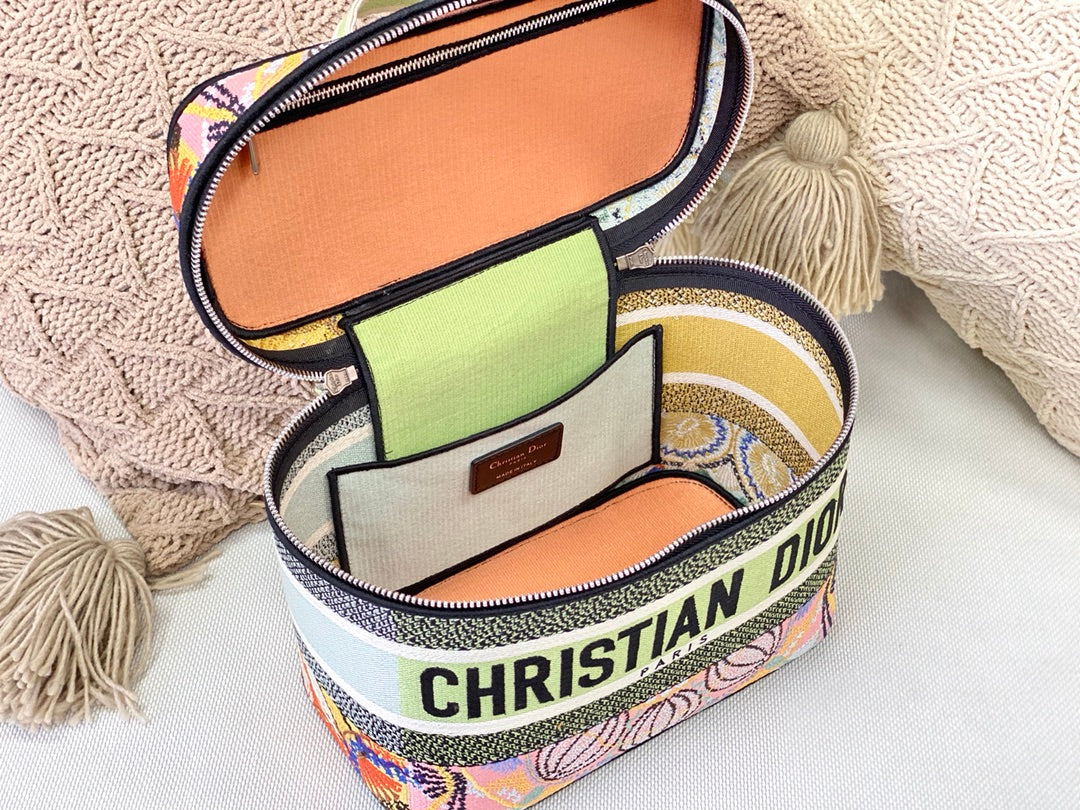 Косметичка Dior из канваса с вышивкой - Разноцветные цветы