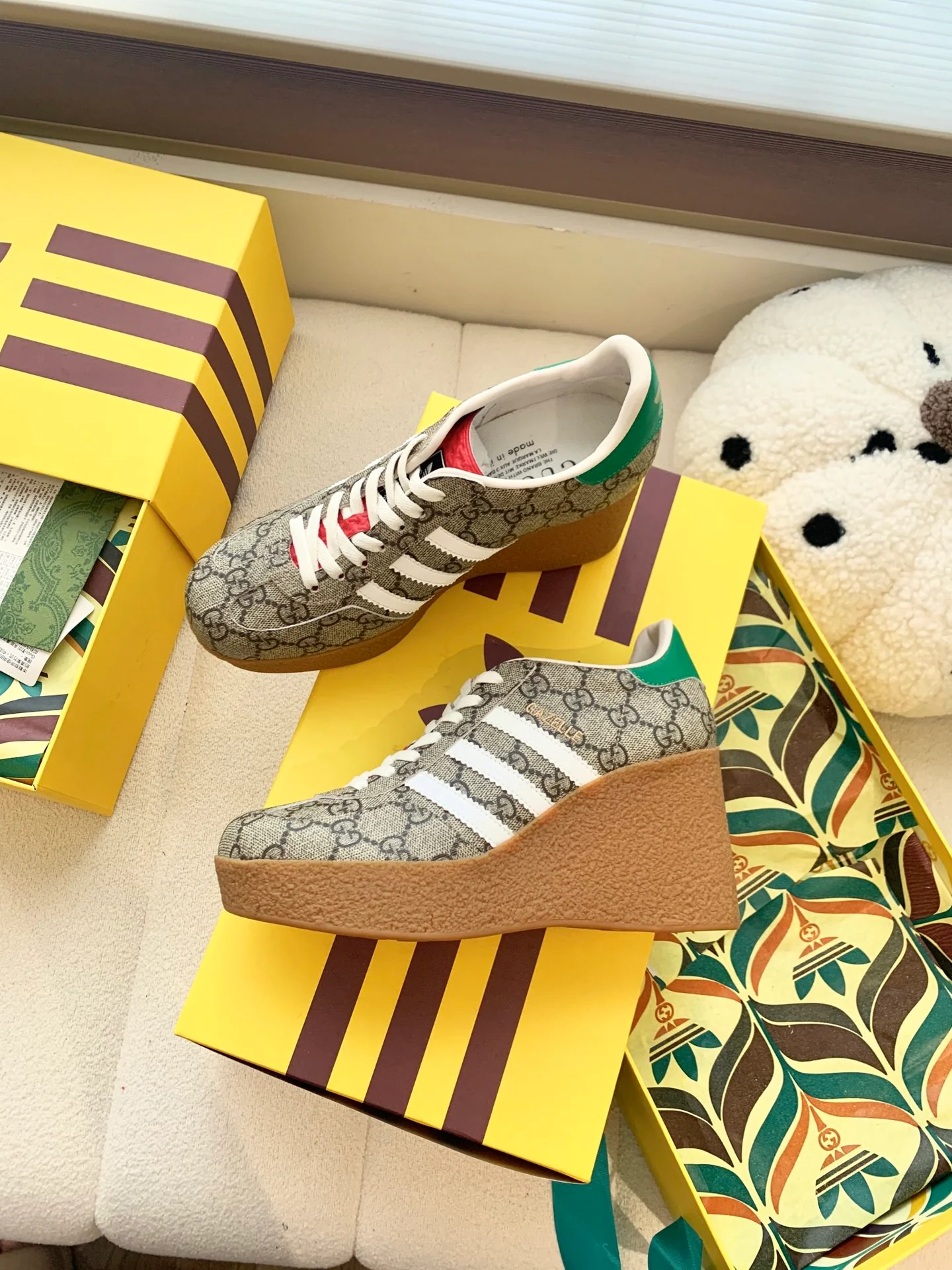 Спортивные туфли на каблуке Gucci - коллаборация с Adidas Originals - монограммный узор - 9 см