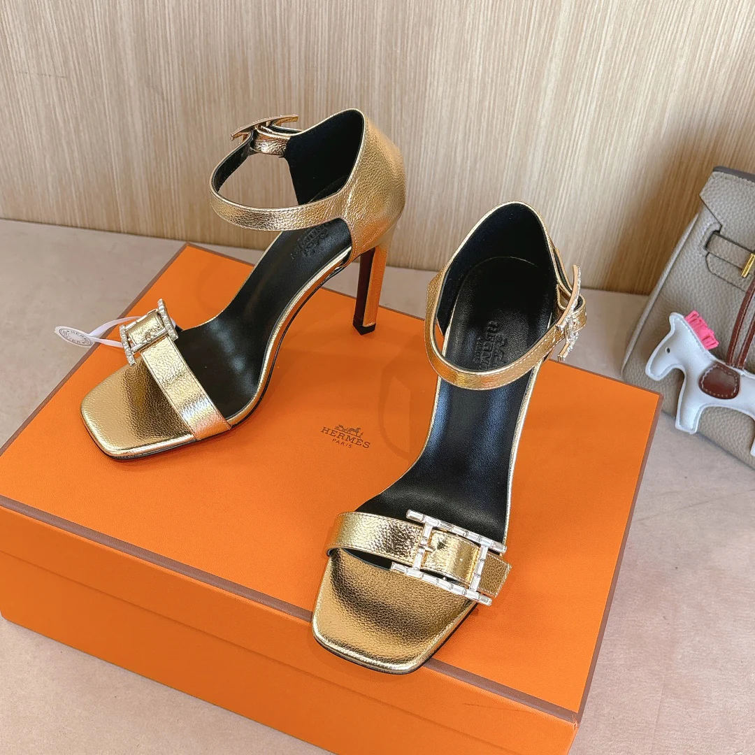 Босоножки на высоком каблуке Hermes 2024 - золотые