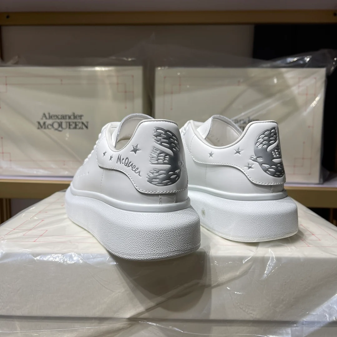 Классические белые кроссовки McQueen - унисекс - серебристый ?ласточкин хвост? - премиум-издание