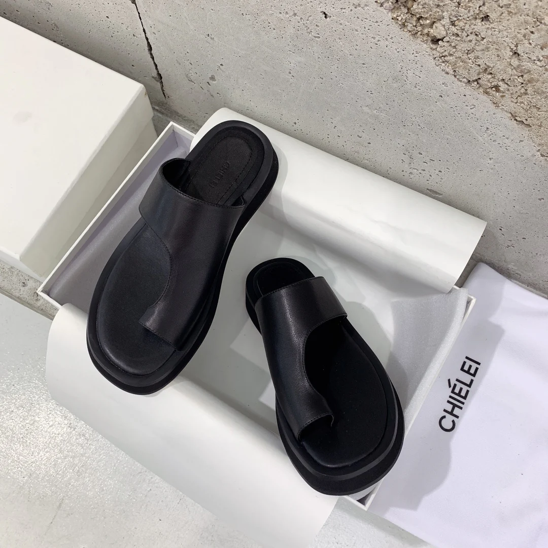 Celine - Тапочки из овечьей кожи - Черные