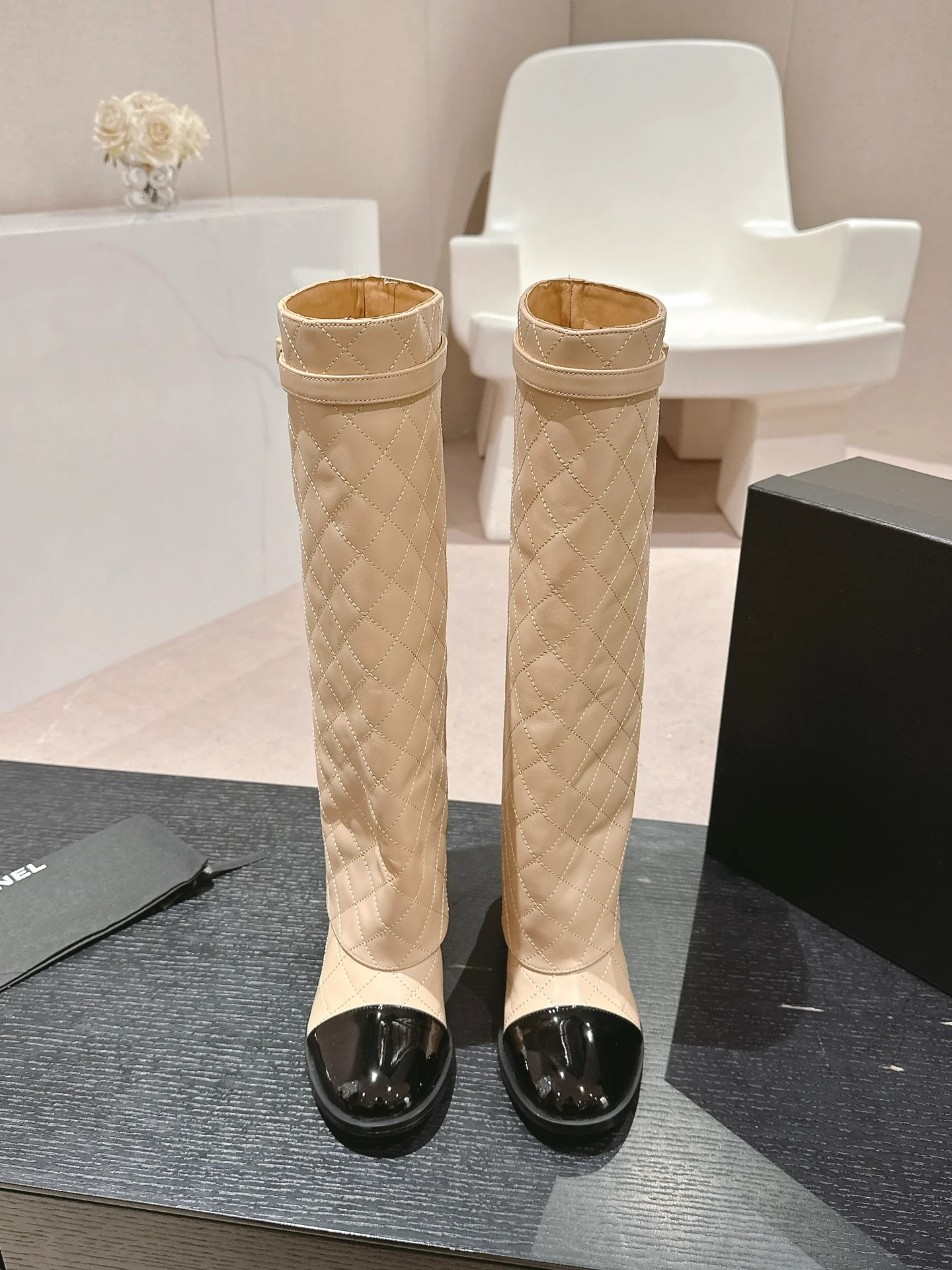 Сапоги Chanel 2024 на высоком каблуке - цвет 