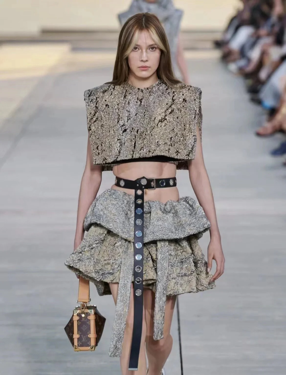 m46358-LV-side-trunk-mm-handbag/shoulder bag