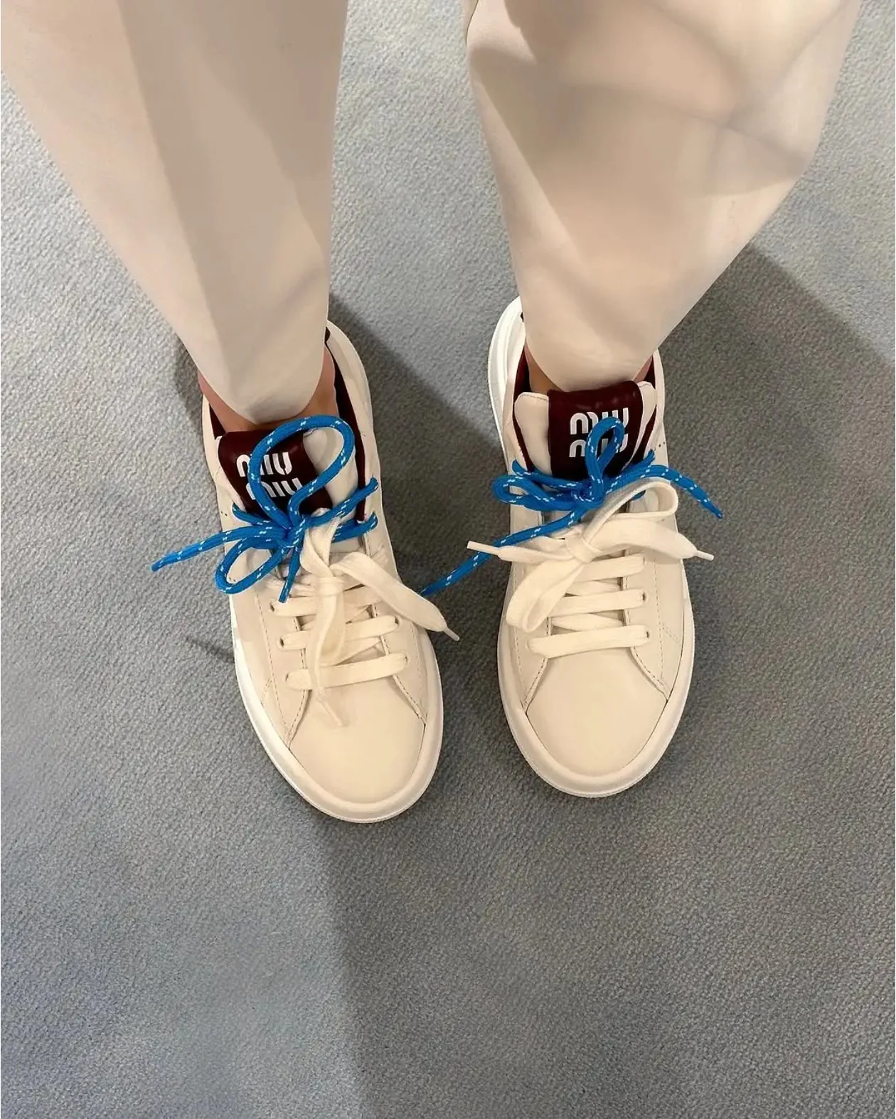 Повседневные кроссовки Miu Miu на шнуровке - синие