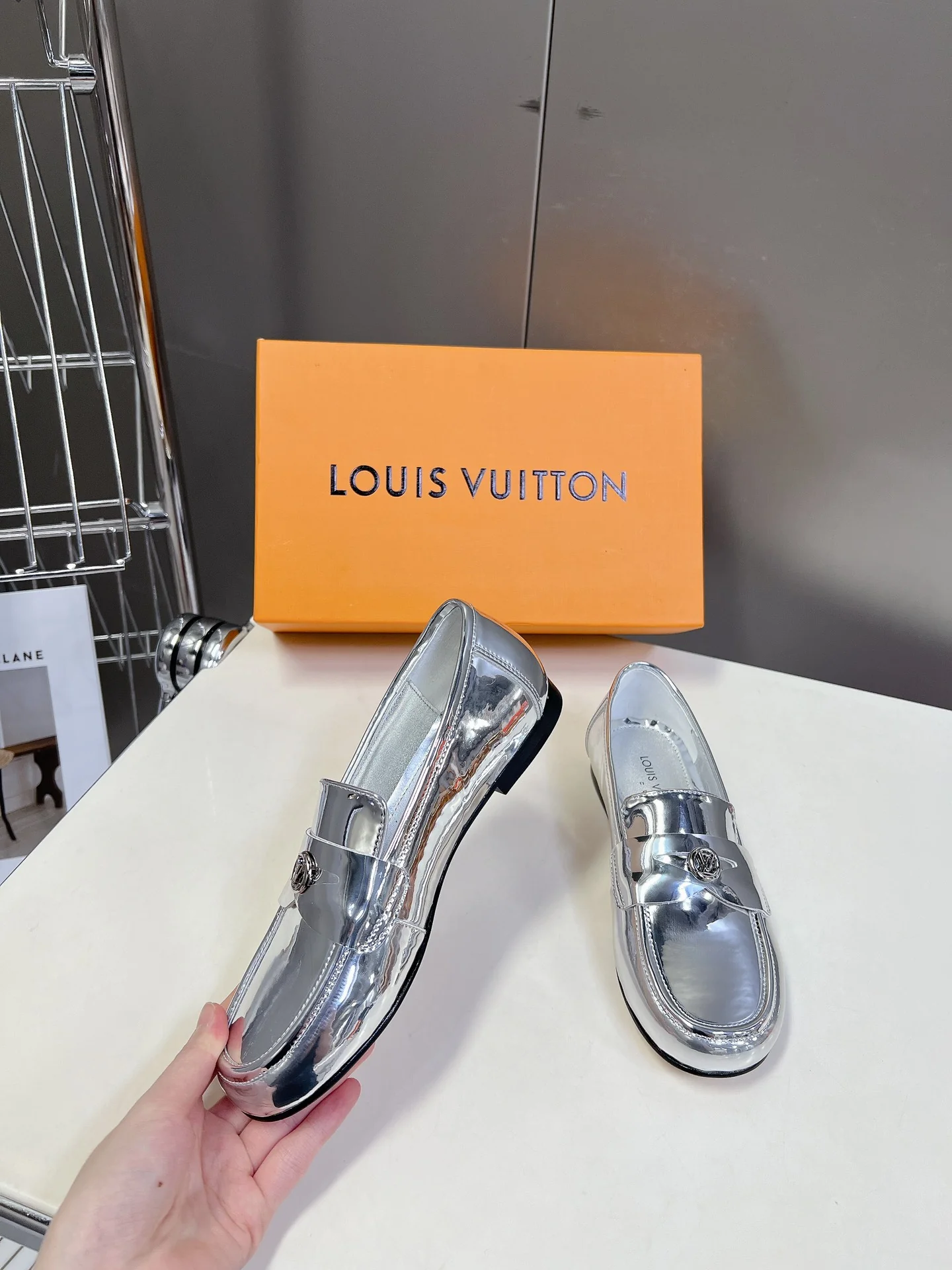 Лоферы LV 2024 - серебристые