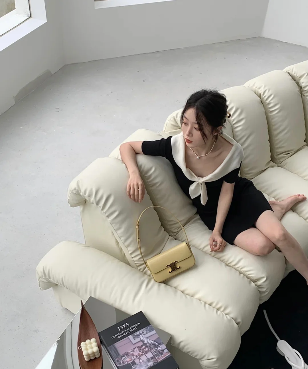 Кожаная сумка через плечо Celine Triomphe - желтая