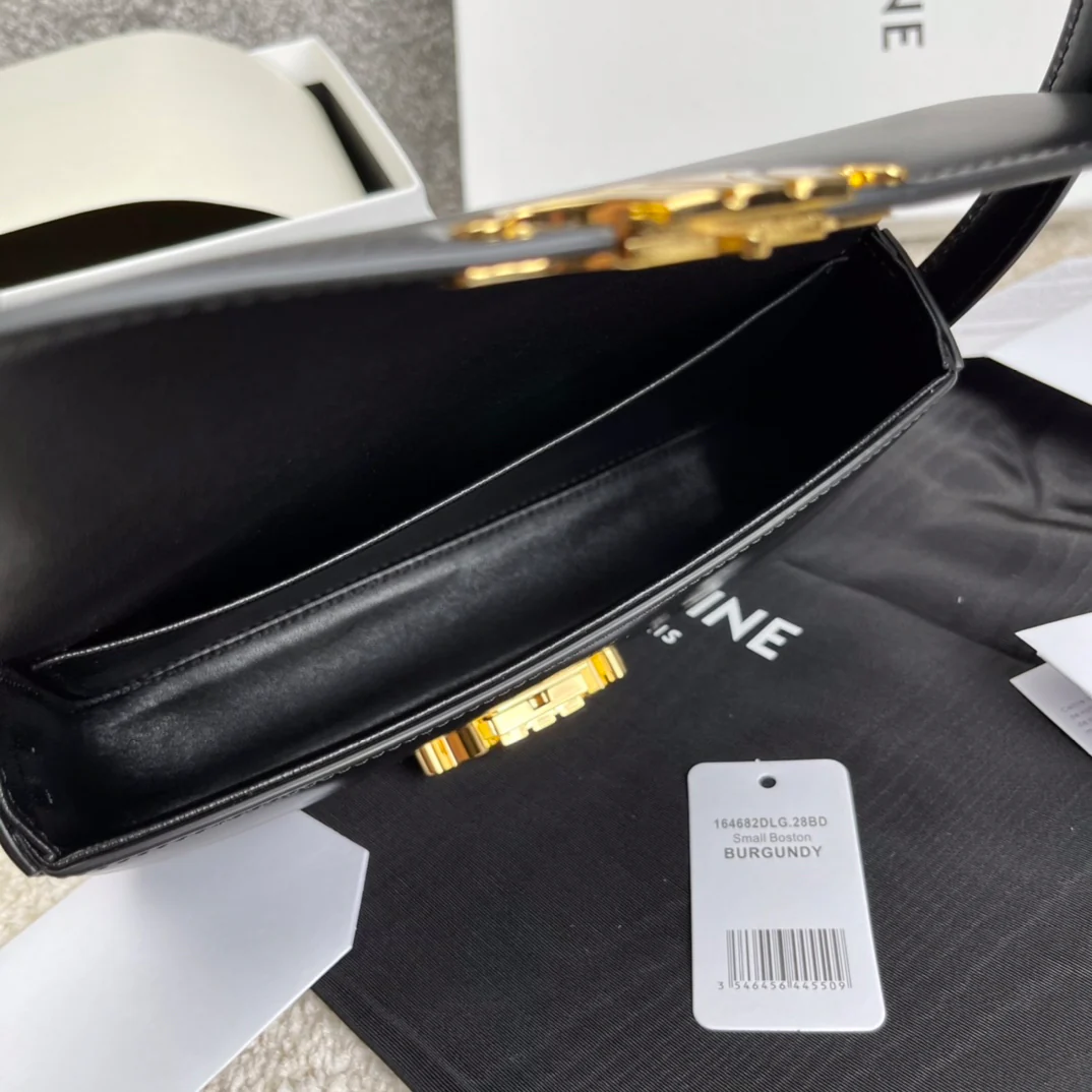 Кожаная сумка через плечо Celine Triomphe - черная