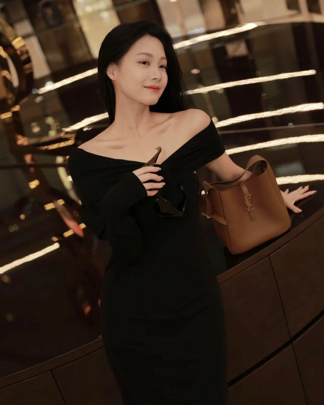 YSL-le-5a7-hobo-underarm bag-caramel brown