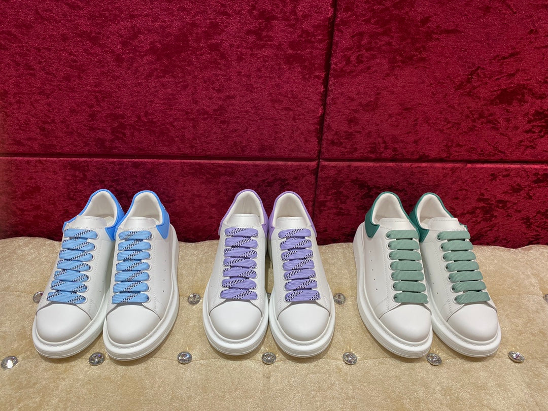 Классические белые кроссовки McQueen - изображение из коллекции