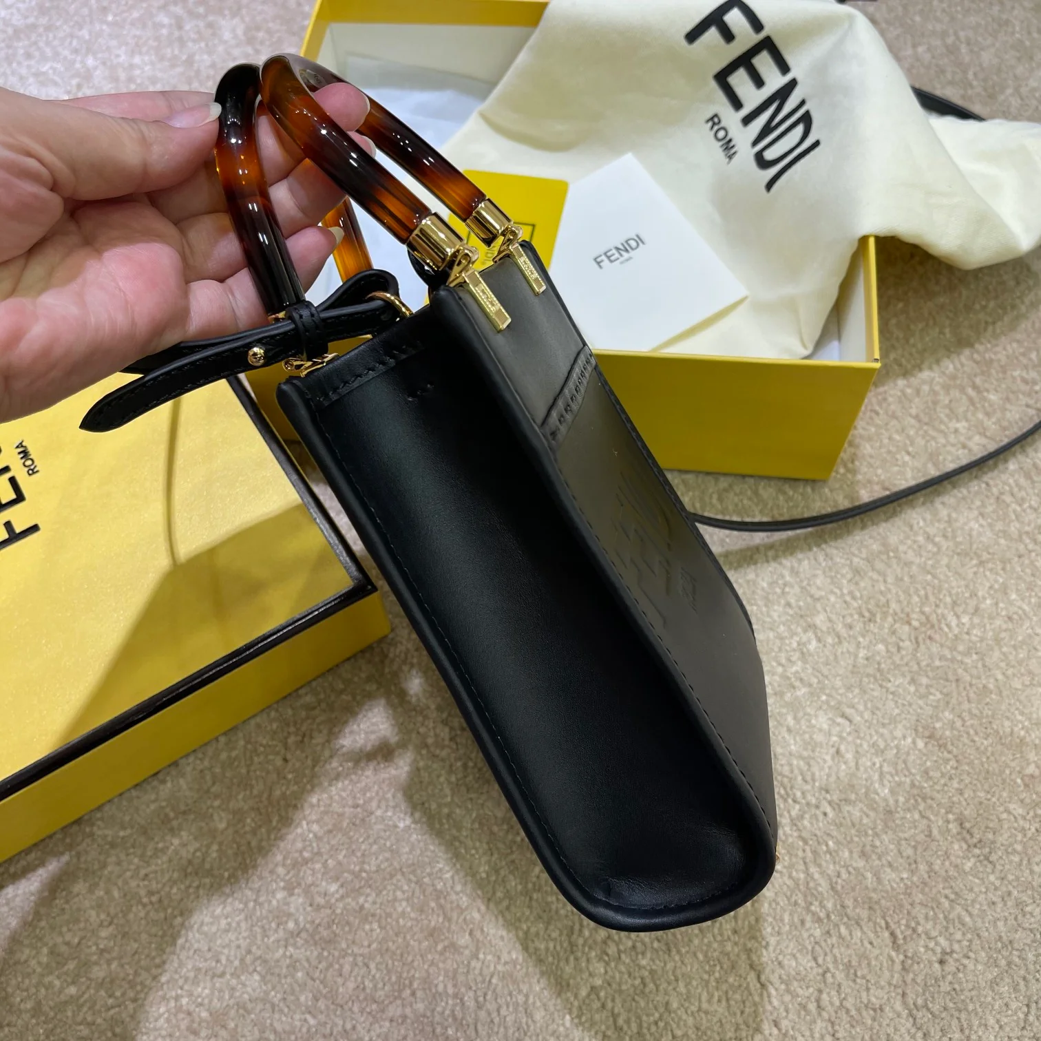 Сумка-тоут Fendi Sunshine - Мини - Черная