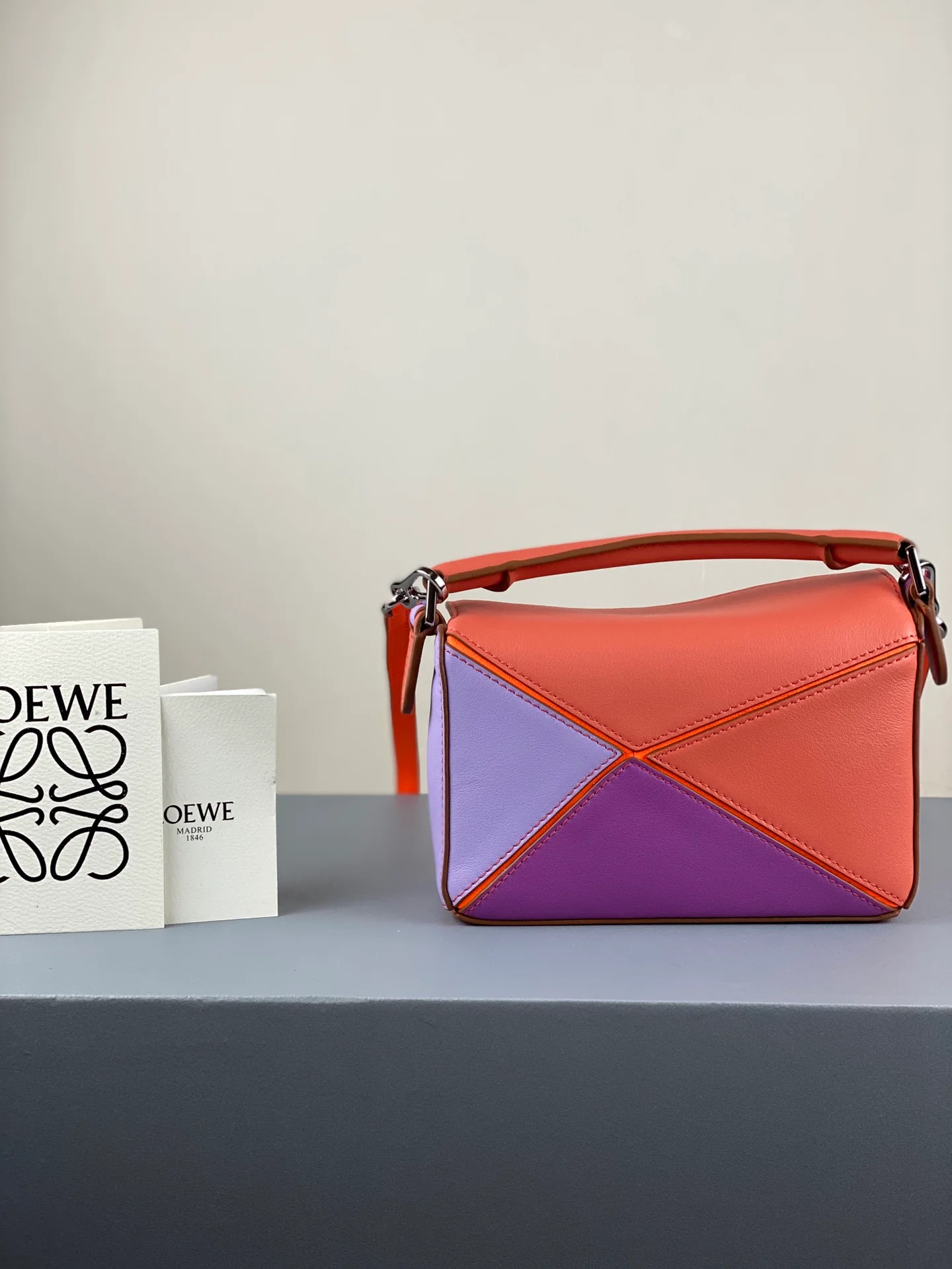 Мини-сумка Loewe Puzzle Bag из телячьей кожи - 9