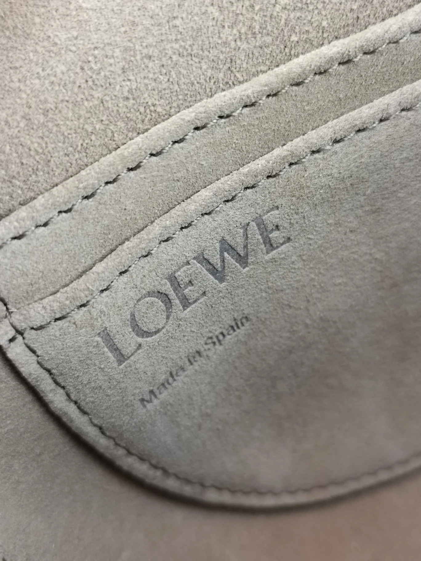 Loewe-gate-mini-21x12-5x9-5-cm-13