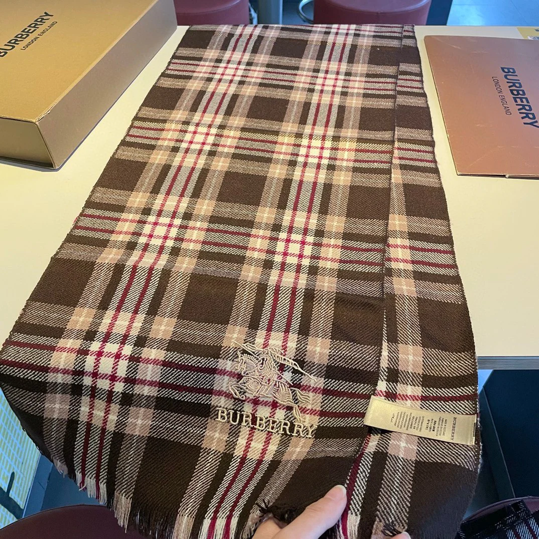 Классический клетчатый шарф Burberry 2024 года - 3 шт.