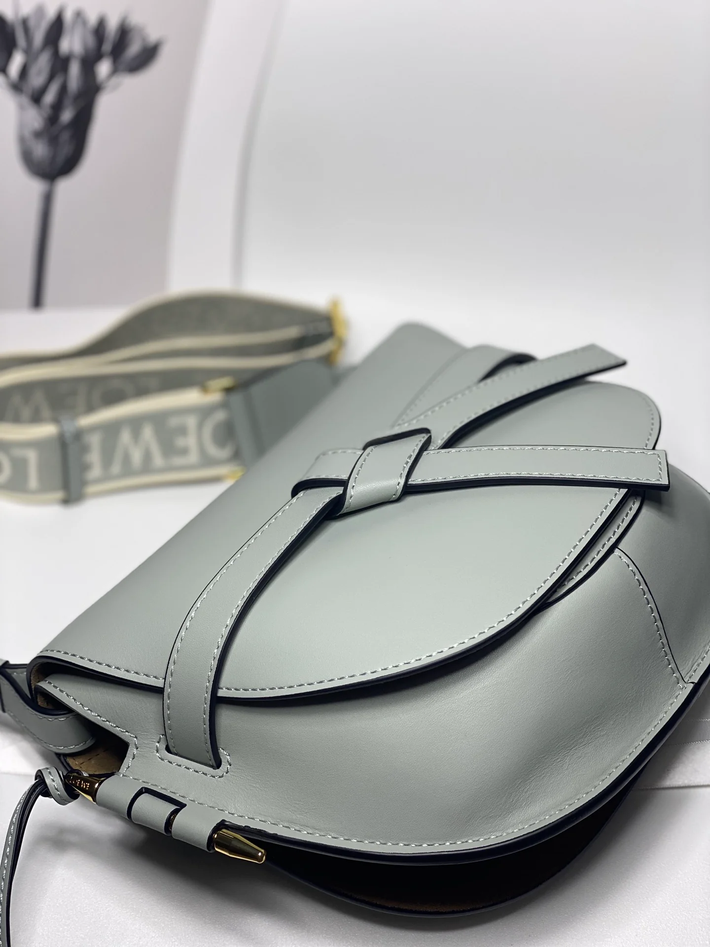 Сумка-седло Loewe-gate Letter с широким плечевым ремнем - маленькая - 2 шт.