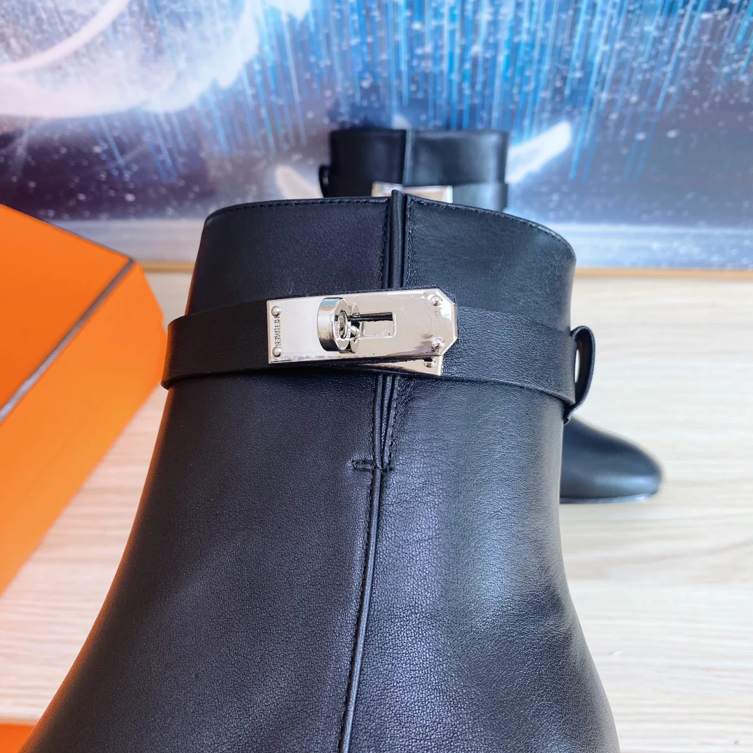 Hermes - Стильные сапоги из телячьей кожи - Черные