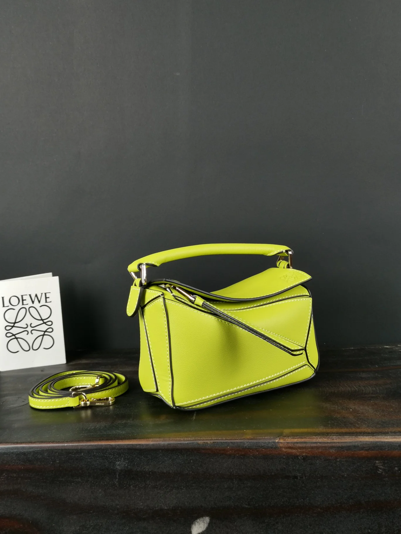 Мини-сумка Loewe Puzzle Bag из телячьей кожи - 24