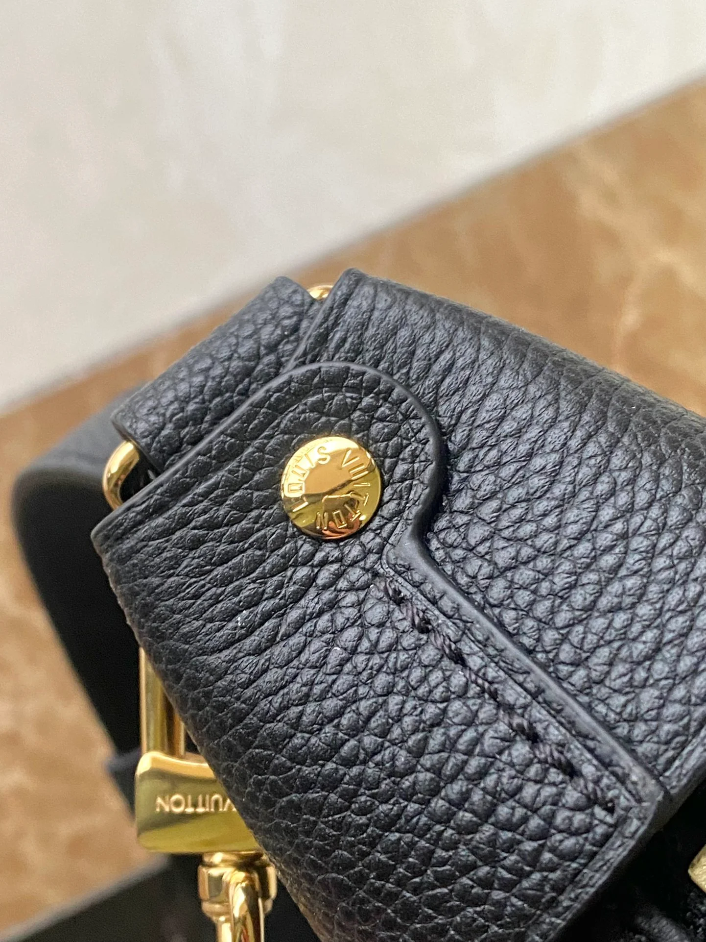 m46725-LV-loop-hobo-large-half-moon bag-black