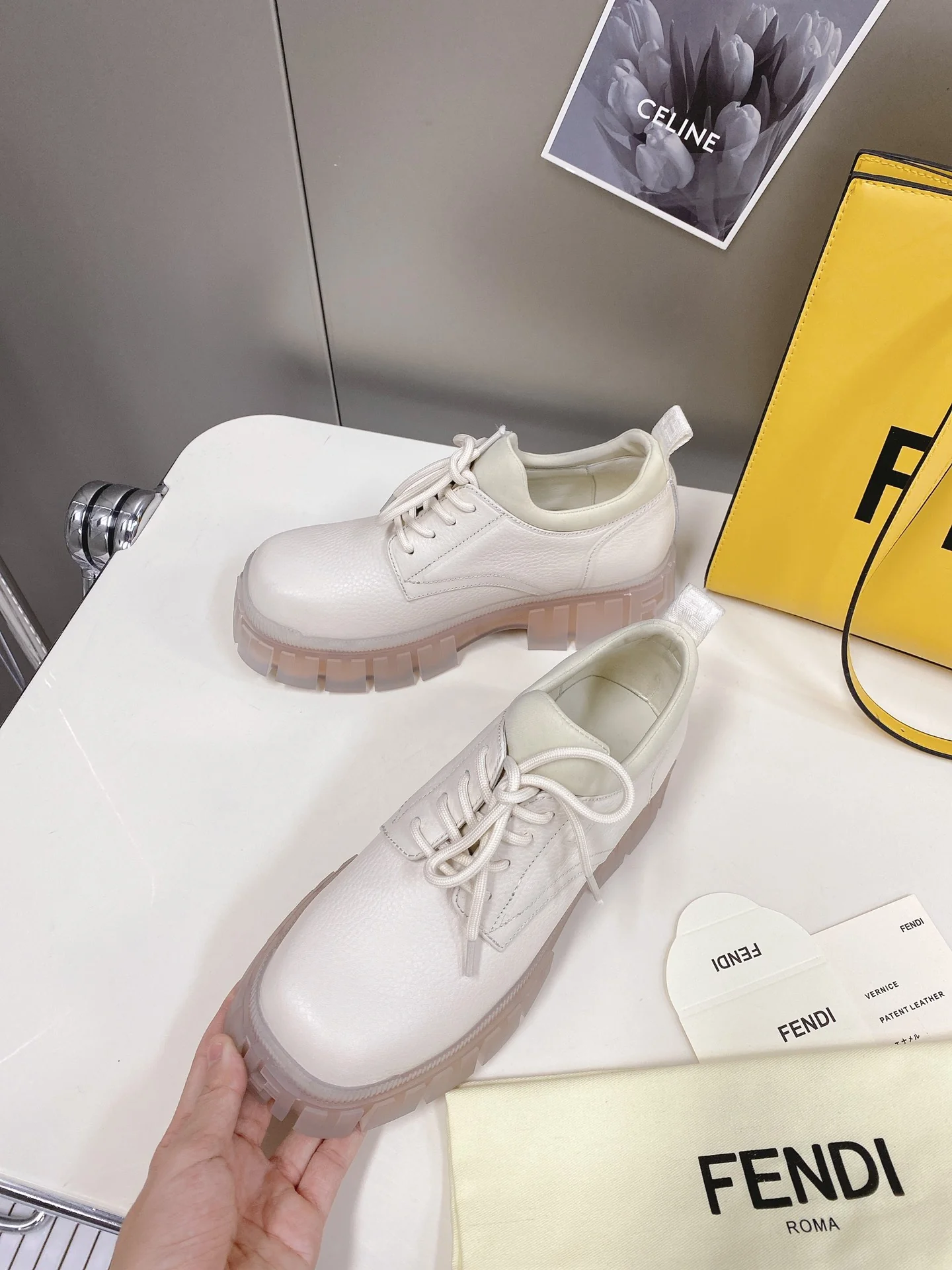 Туфли на платформе Fendi - белые