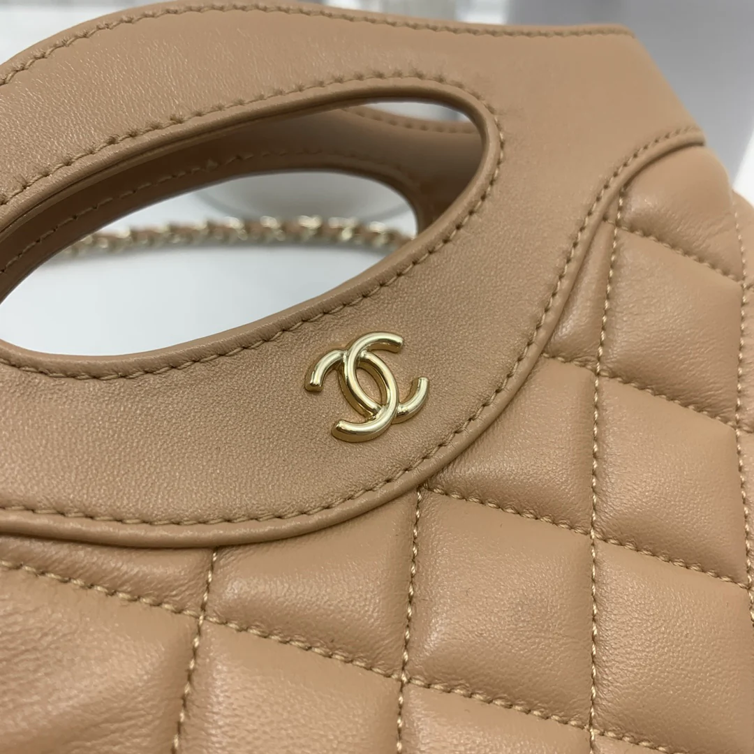 Мини-сумочка Chanel 24c31 из овечьей кожи, абрикосового цвета - 1