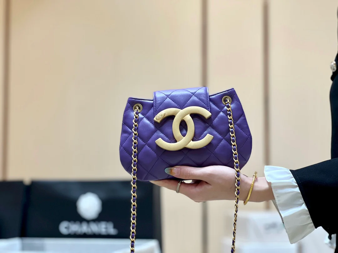 Новая коллекция Chanel ?Ранняя весна? — 24c — Большая ретро-сумка Double C — Мессенджер — Фиолетовая