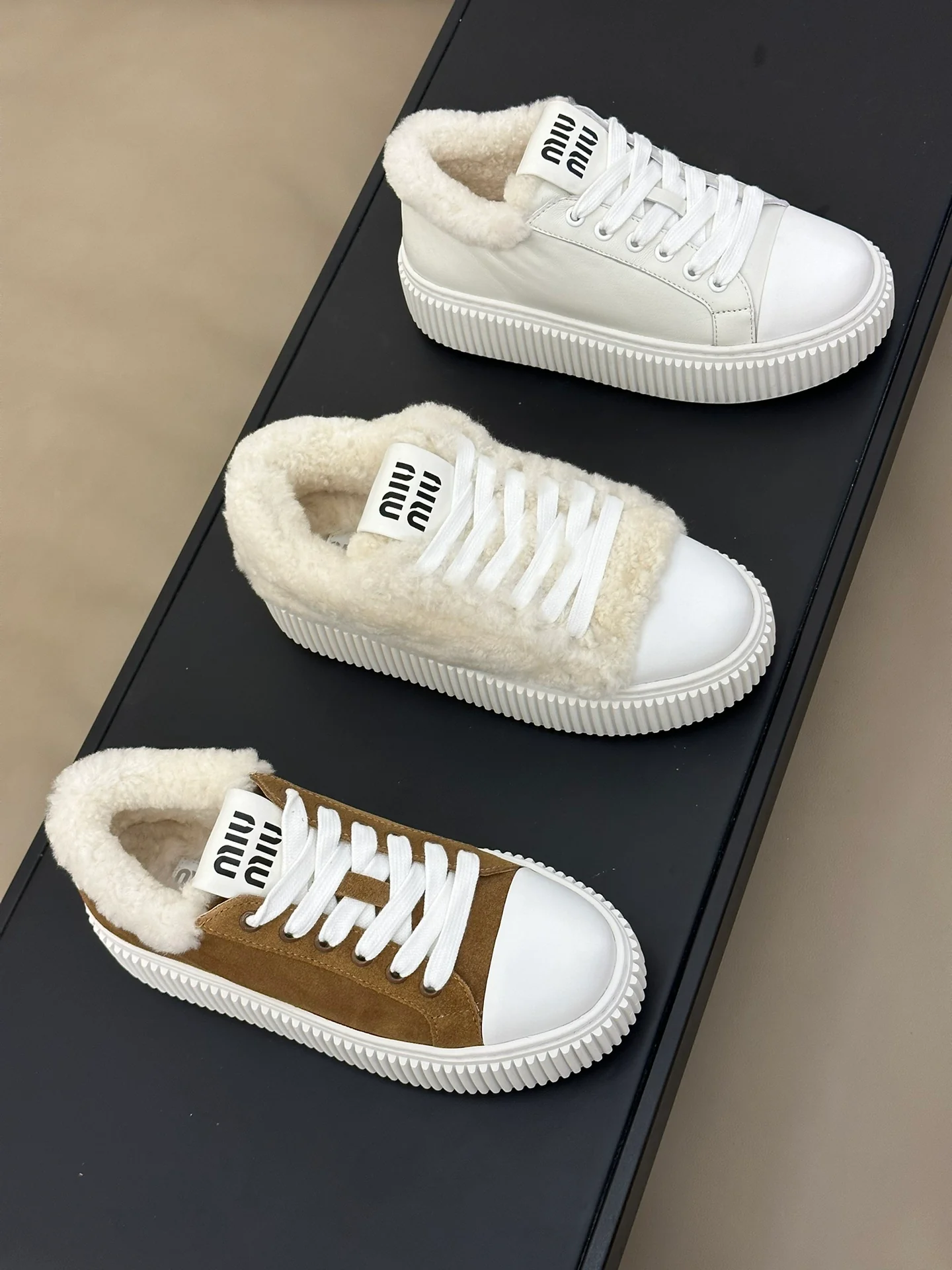 Новые поступления коллекции Miu Miu осень/зима 2023 - Коллекция из овечьей шерсти - Кроссовки - Абрикосовый цвет