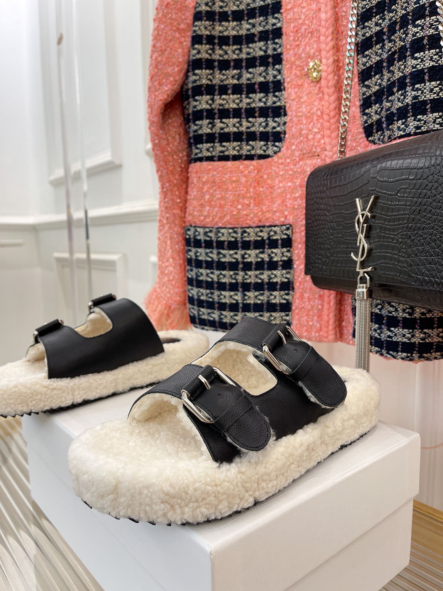 Celine - Новинка сезона осень/зима 2022 - Шерстяные тапочки