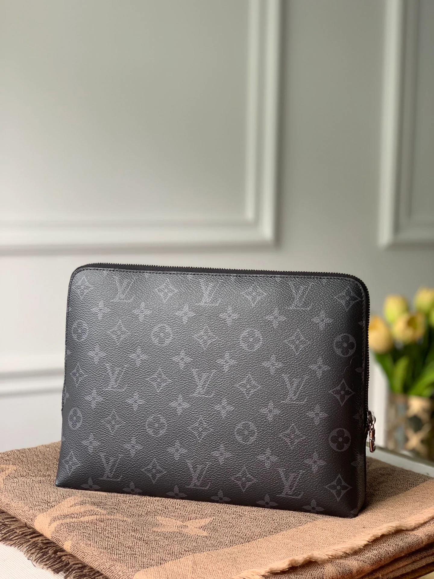 lv-m60417-new-pouch clutch bag-2