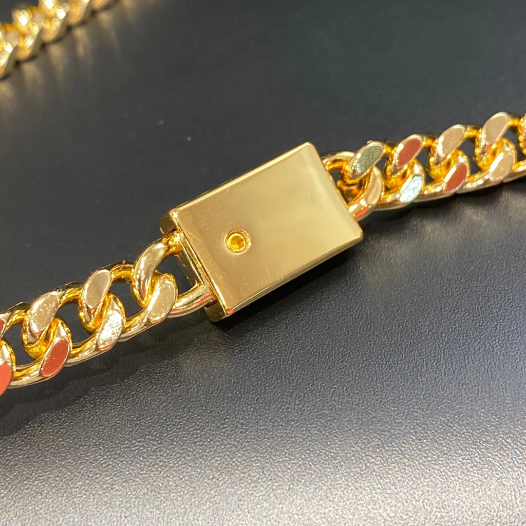 Черная сумка YSL Kate на цепочке с золотой пряжкой