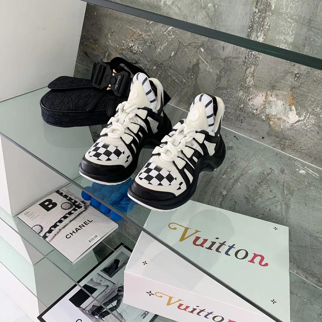 Обувь LV - Массивные кроссовки LV - 16