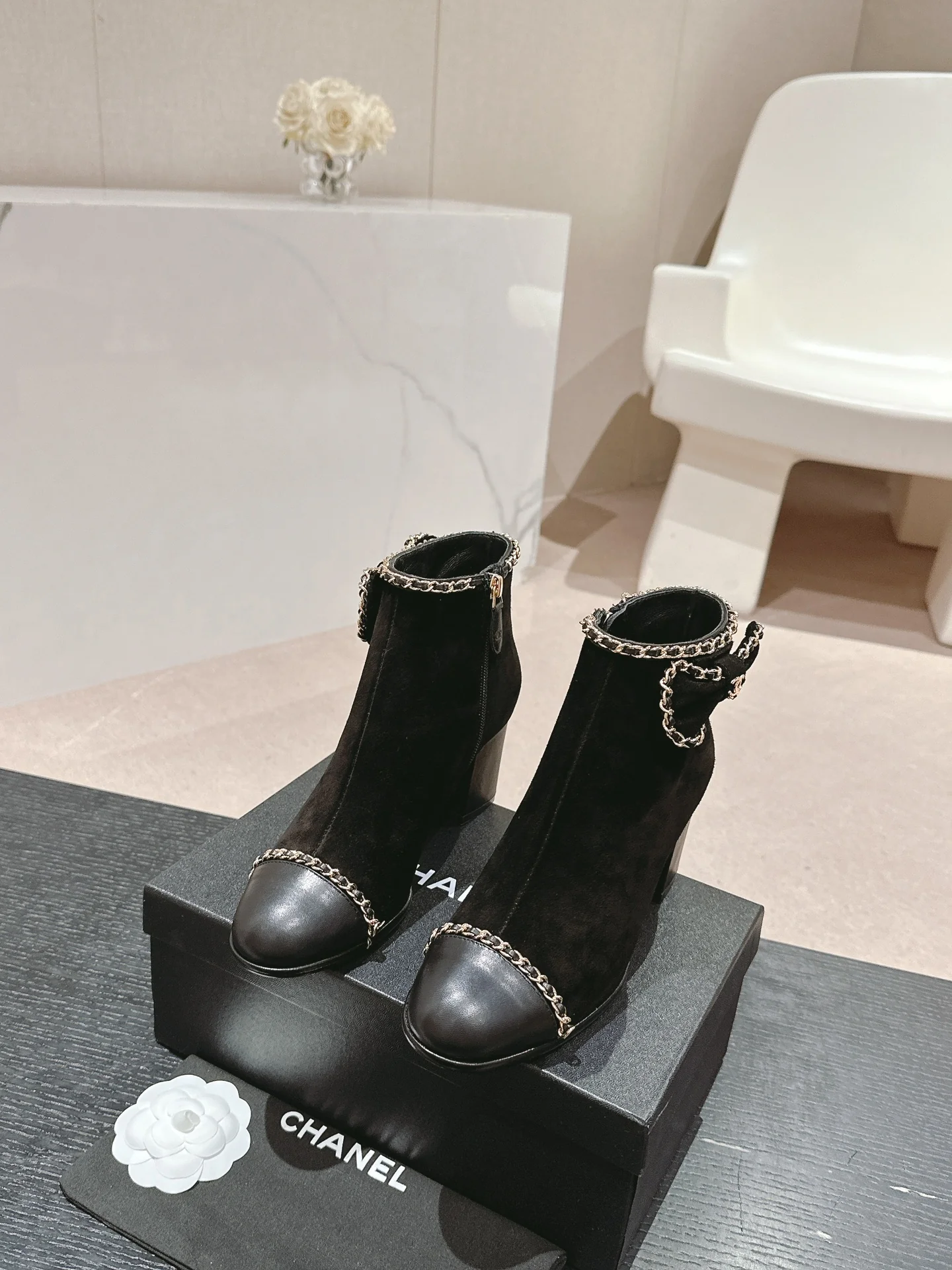 Ботинки на высоком каблуке Chanel 2024 Ribbon - черные