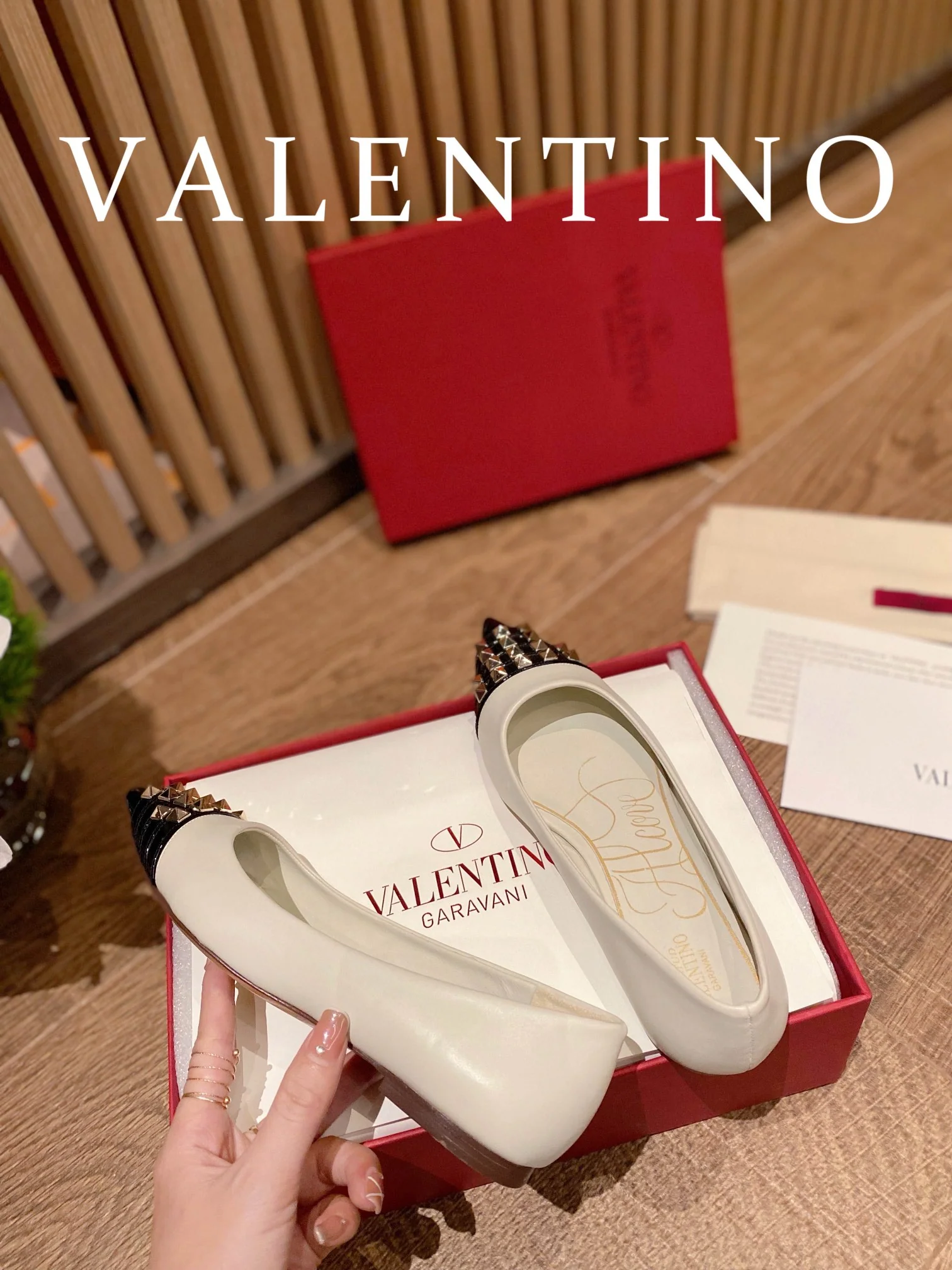 Valentino - Белые балетки с острым носком