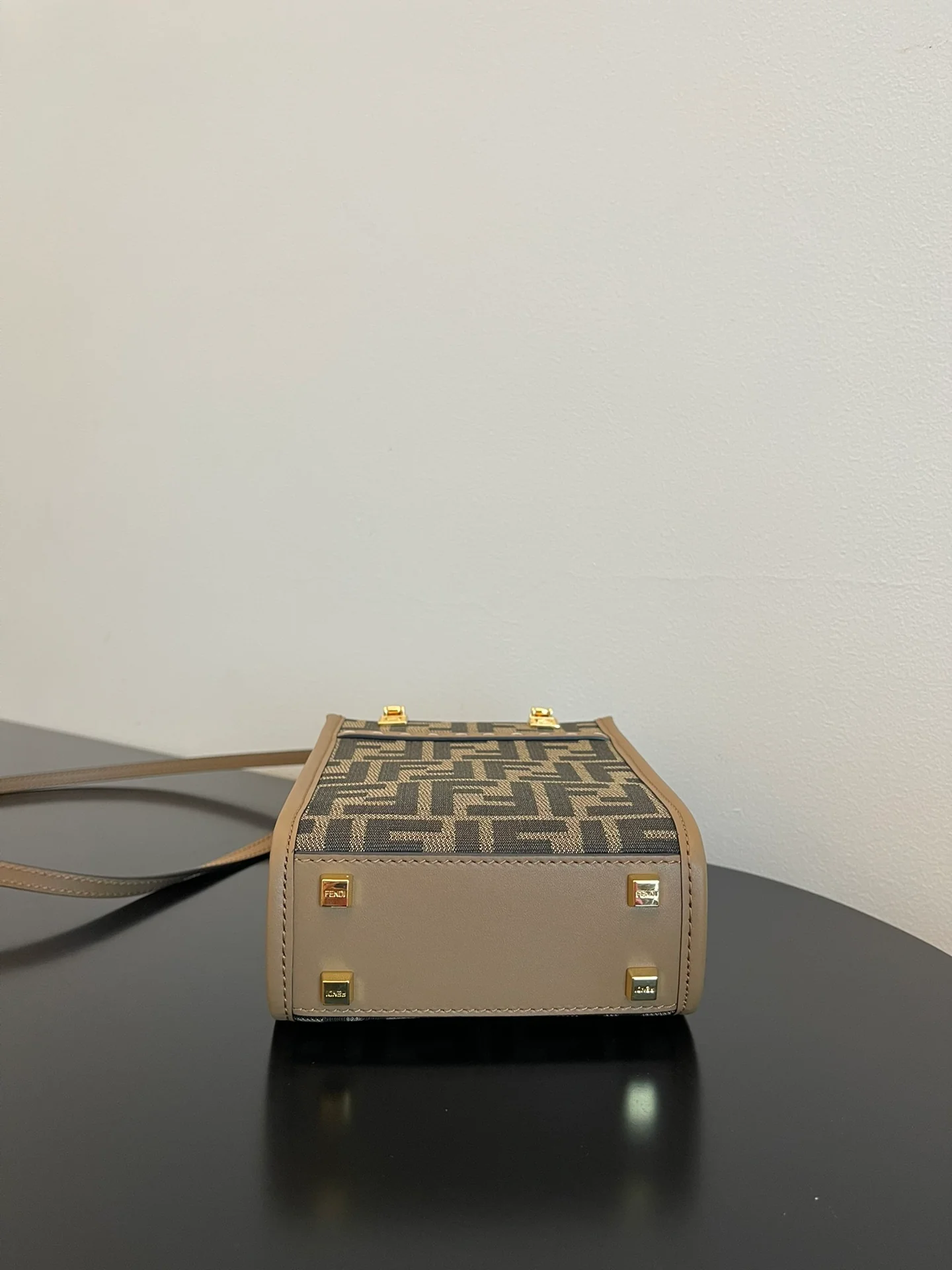 Сумка-тоут Fendi Sunshine Monogram - маленькая