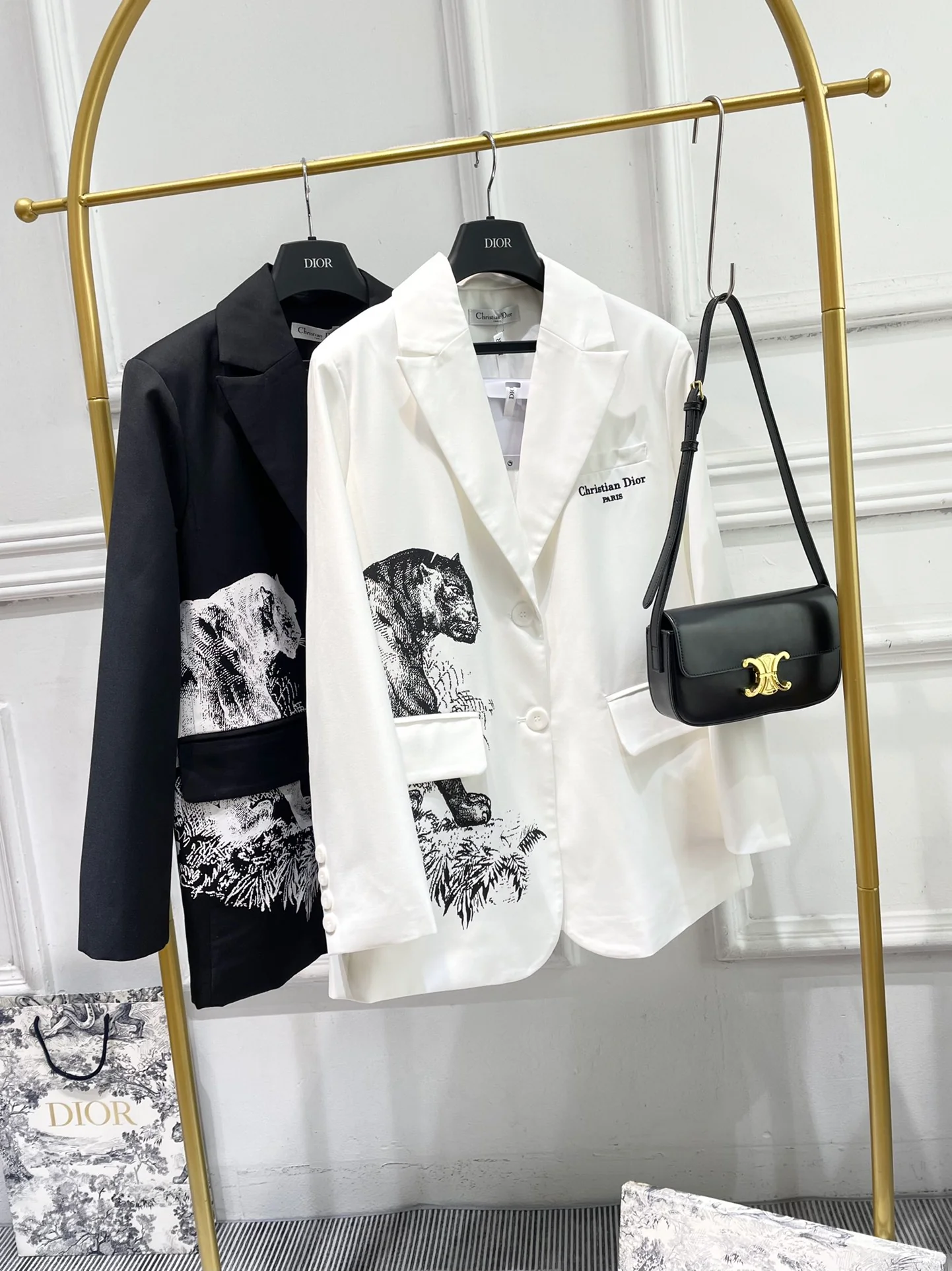 Пиджак Dior 2403 Zoo Collection с леопардовым принтом - белый