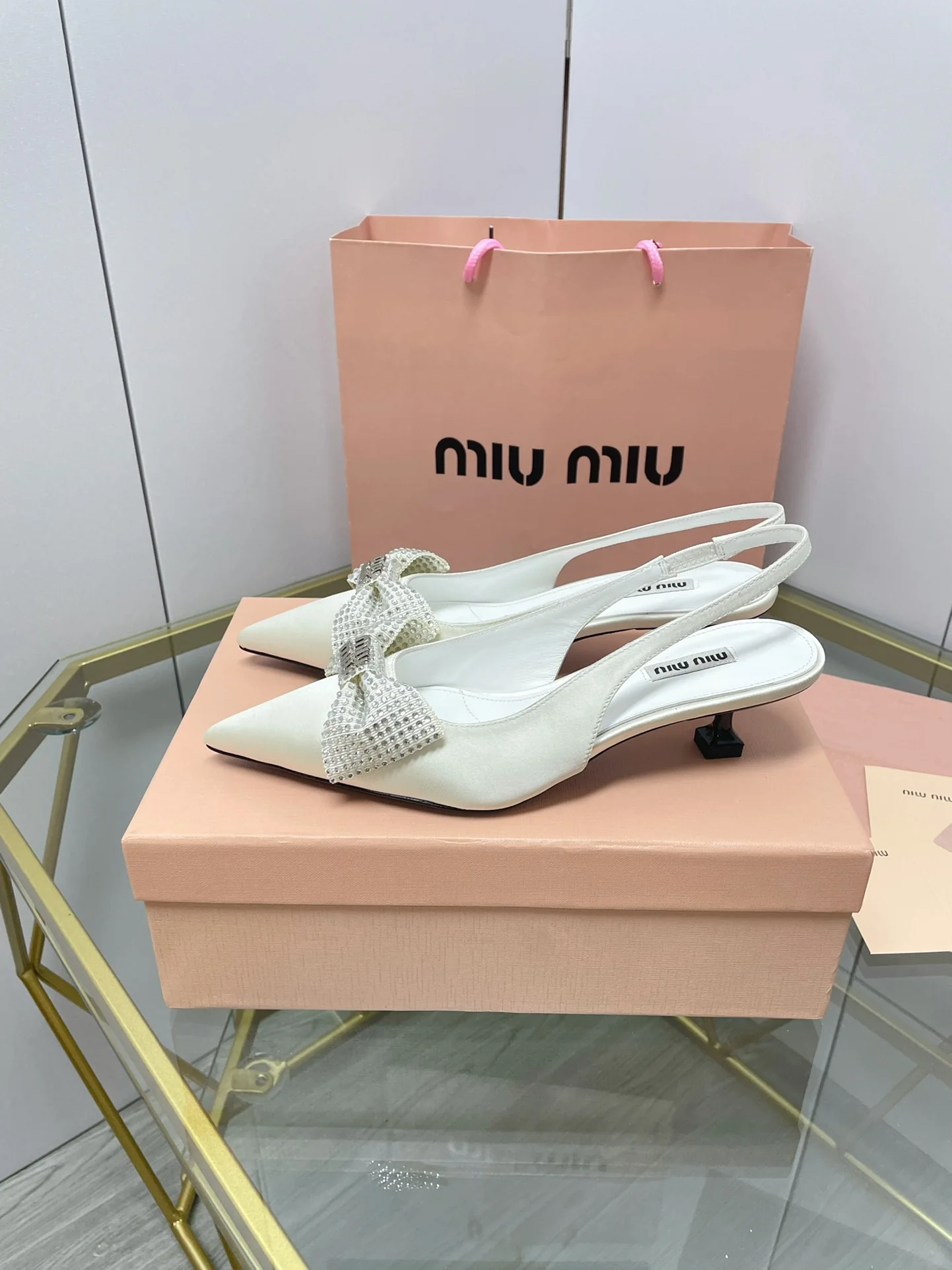 Miu Miu - Туфли на низком каблуке с острым носком