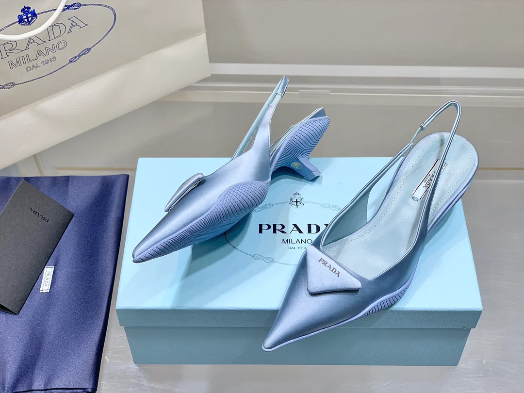 Prada - Туфли на низком каблуке