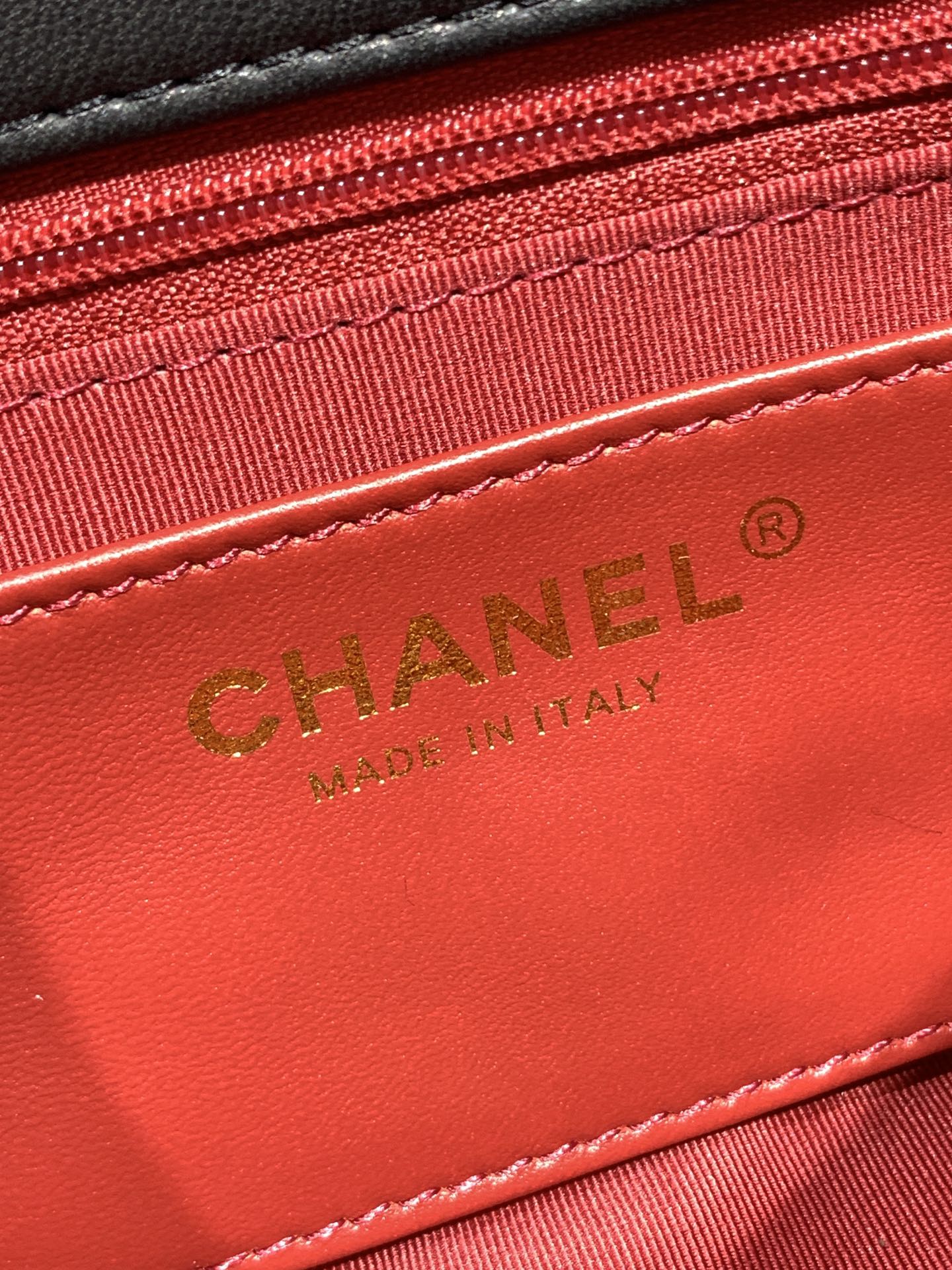 Новинка сезона весна/лето 2023 от Chanel - сумка Gold Coin CF - черная - 1