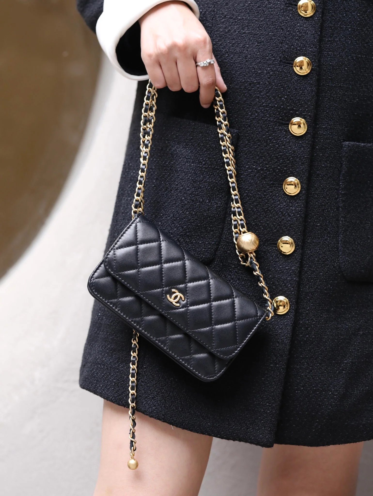 Chanel - Chanel - Золотой шар WOC - Черный