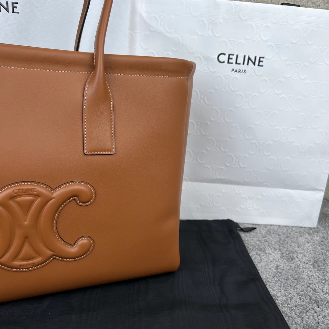 Сумка Celine Cabas Triomphe из гладкой кожи с завязками - коричневая