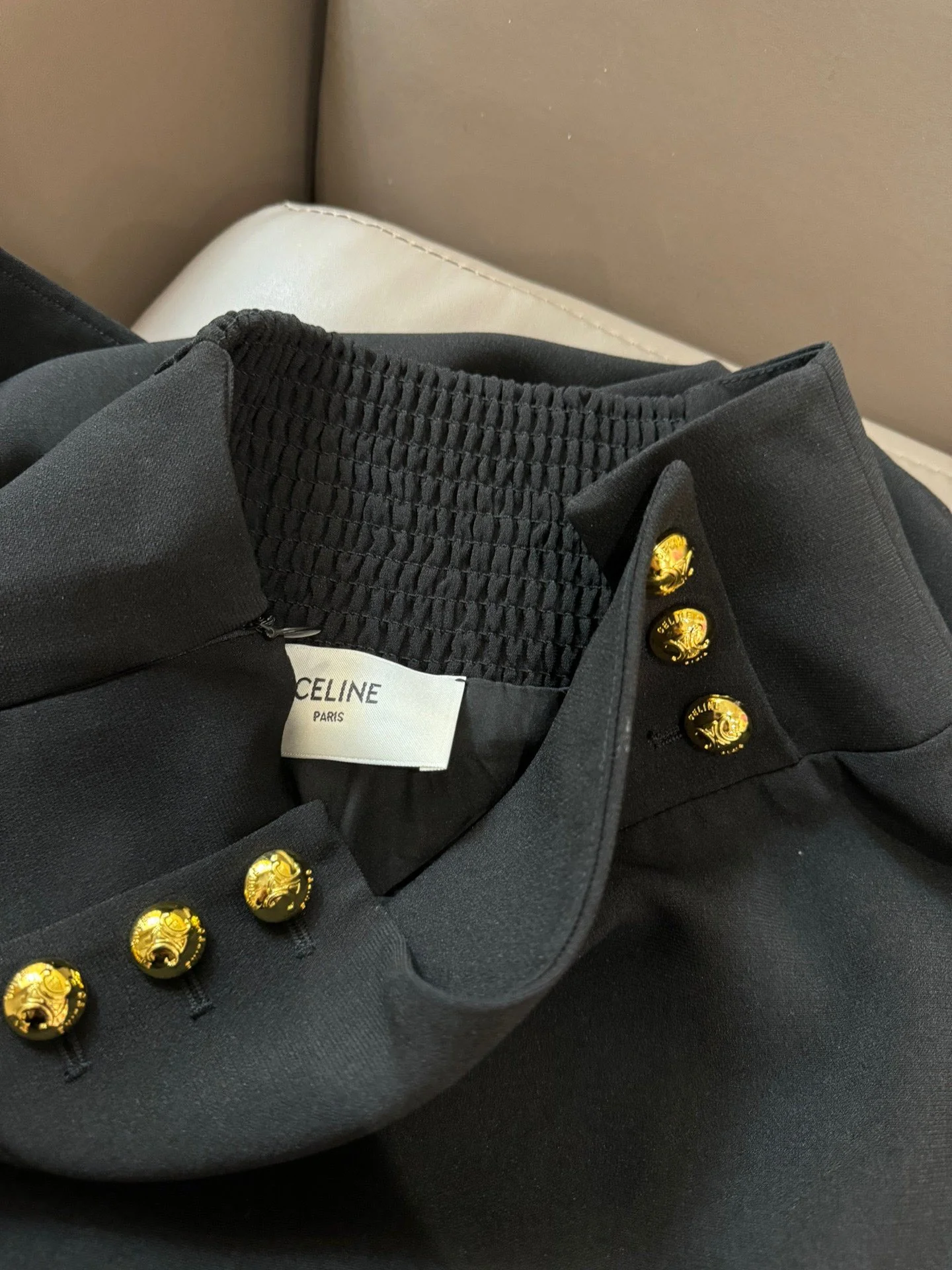 Платье Celine 2403 с золотыми пуговицами, длинное, черное.