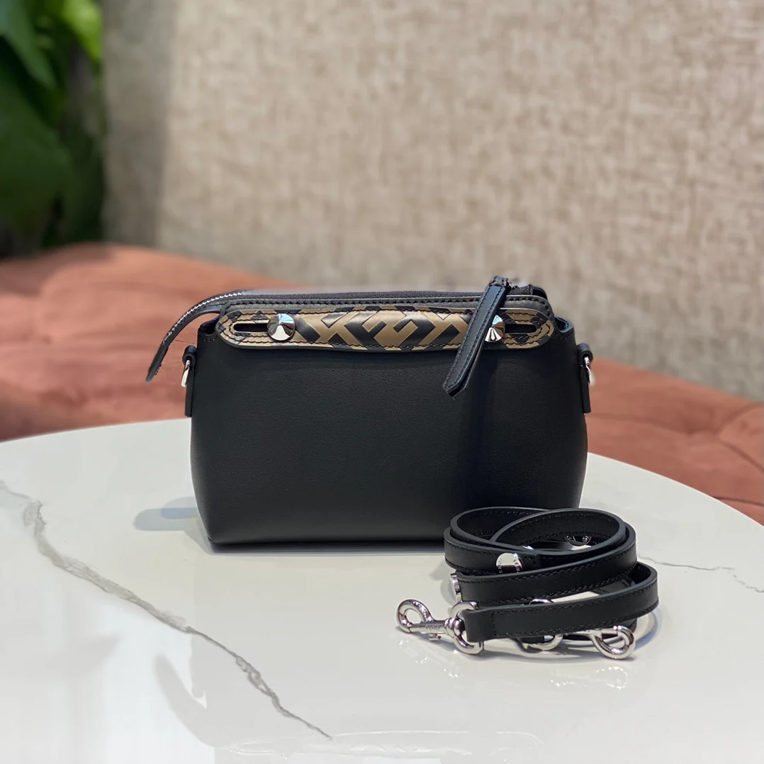 Сумка Fendi Bythe-Way Boston - телячья кожа - мини - черная