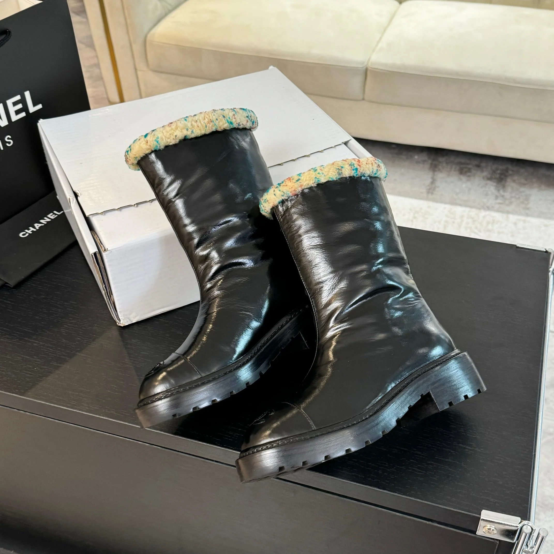 Chanel - Шерстяные сапоги на платформе - Черные