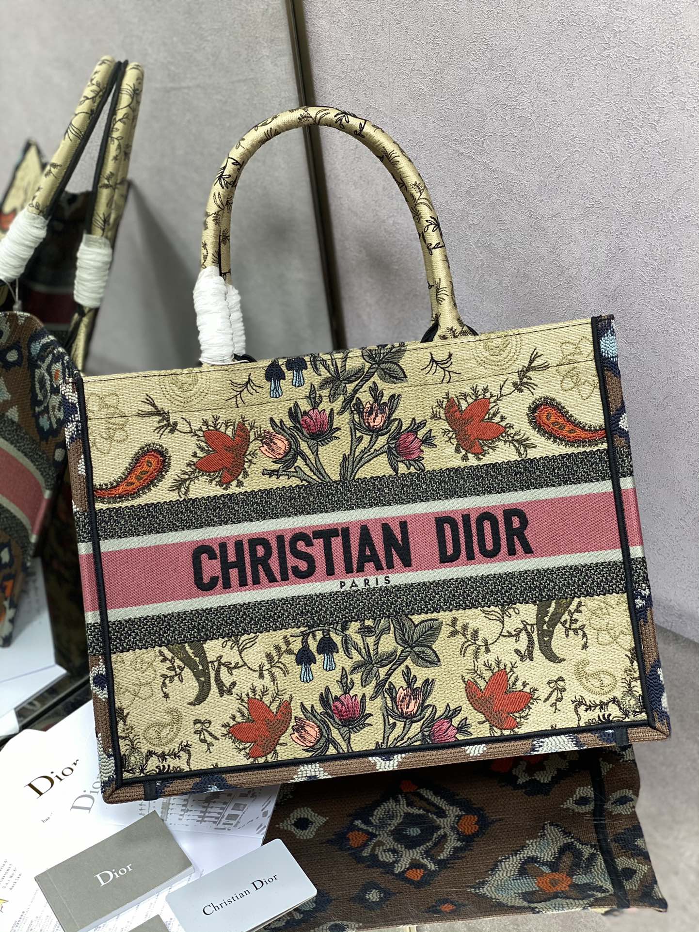 Сумка-тоут Dior Book Tote Small 36-5cm Chili Tree