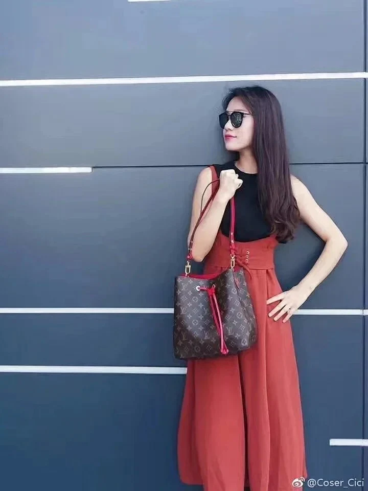 m44021-LV-neonoe handbag-red