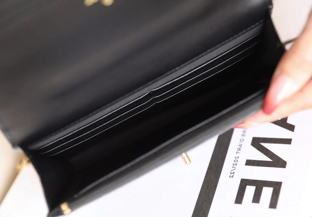 Сумка Chanel на цепочке с петлевой ручкой - WOC - Черная