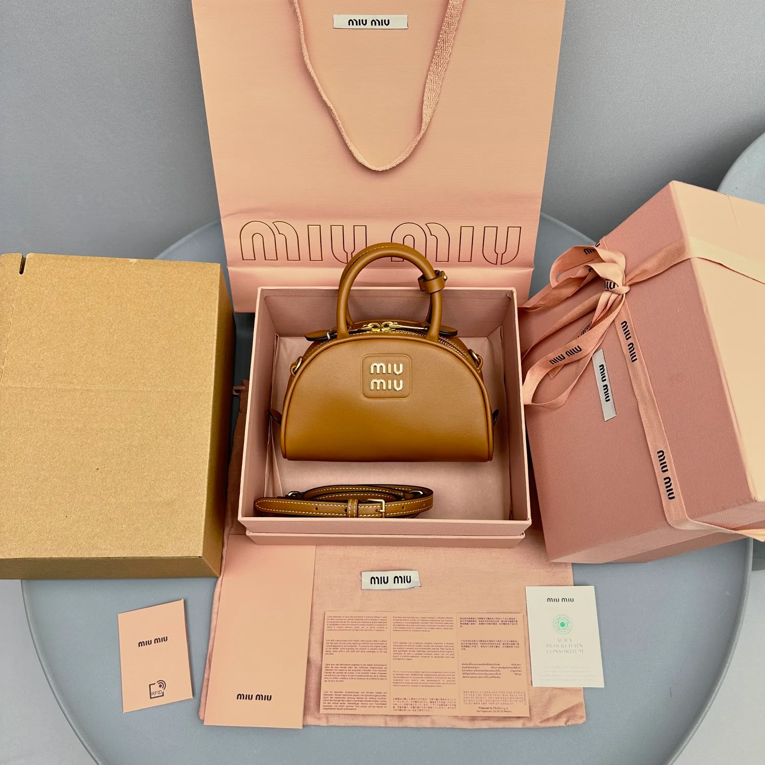 Сумка для боулинга Miu Miu - коричневая