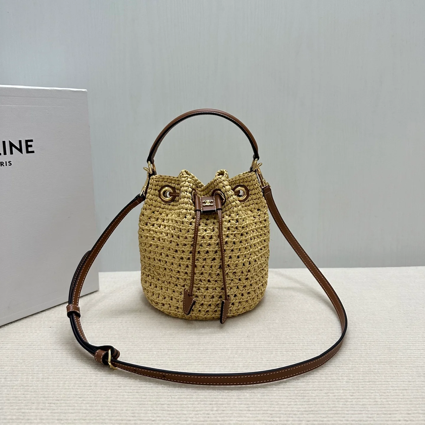 Плетеная сумка-ведро Celine-teen-clara