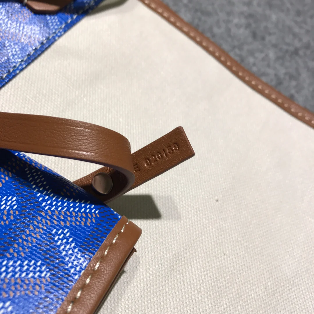 Гоярд-Сен-Луи-Пертюи-синий-1